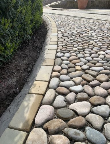 Traditional Cobbled Paving